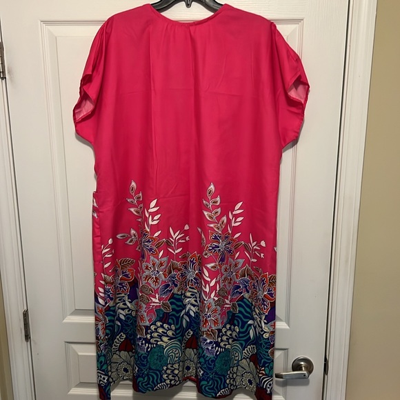 Vibrant Pink Floral Dress Zipper in front.  Pockets on Front.  NWOT - Picture 6 of 6